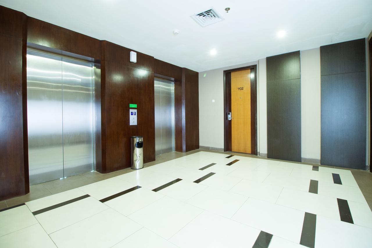 Reddoorz Near Roxy Hotel Jakarta Exterior photo