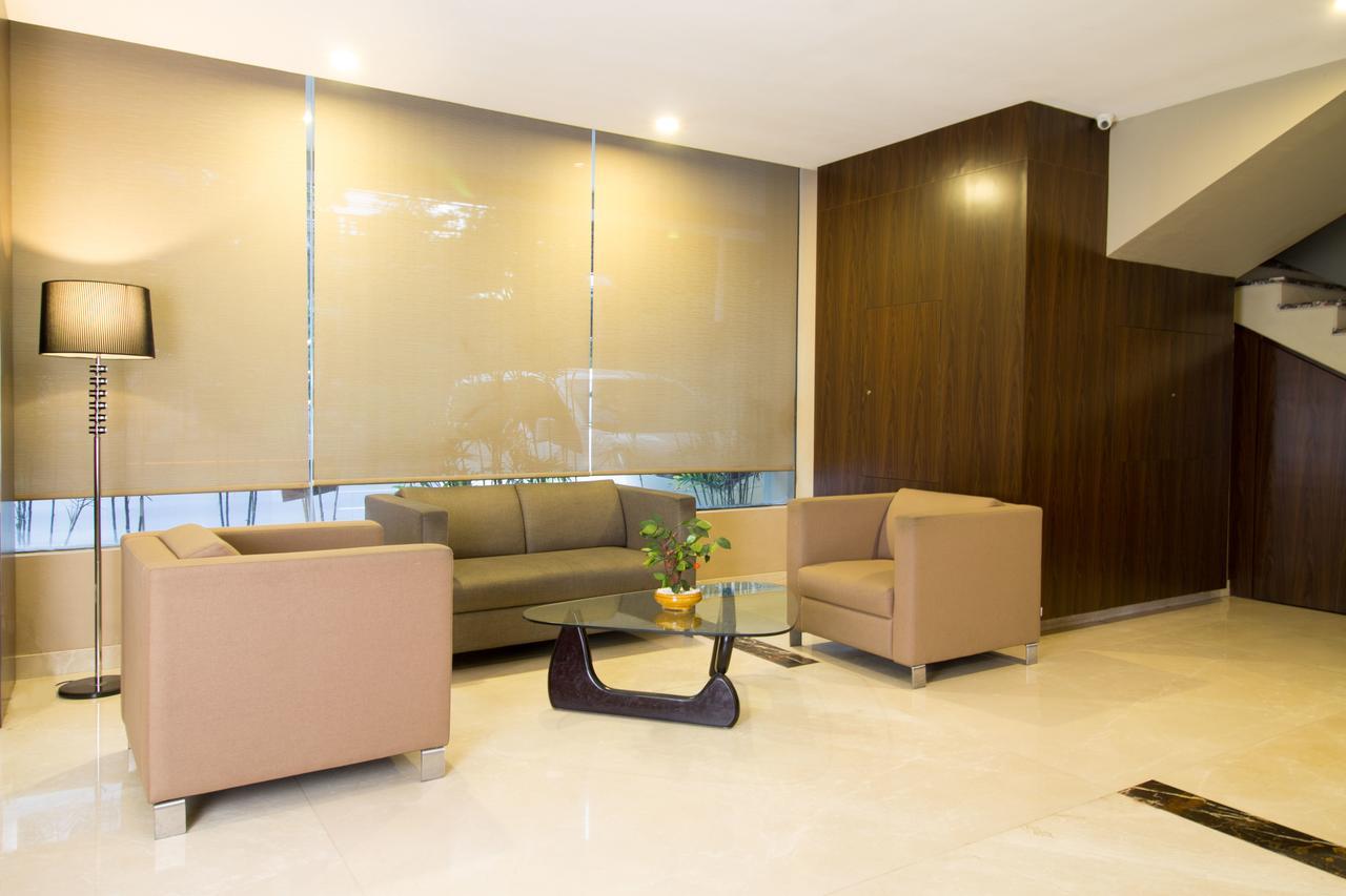 Reddoorz Near Roxy Hotel Jakarta Exterior photo