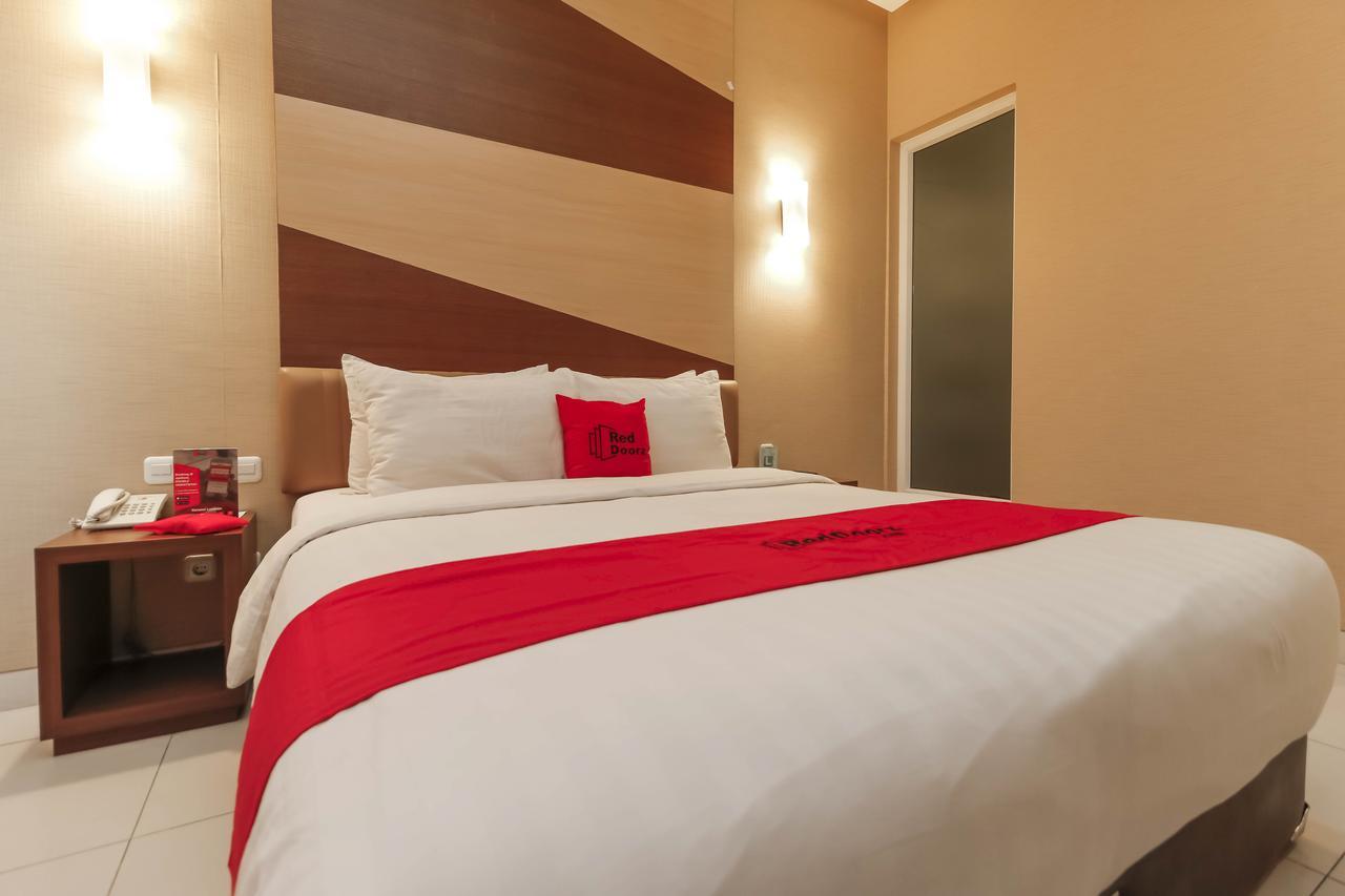 Reddoorz Near Roxy Hotel Jakarta Exterior photo
