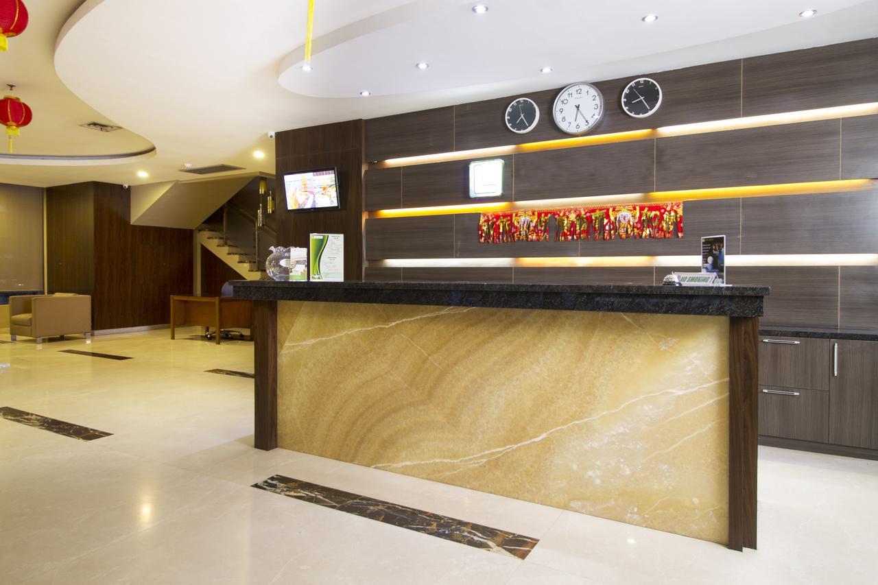 Reddoorz Near Roxy Hotel Jakarta Exterior photo