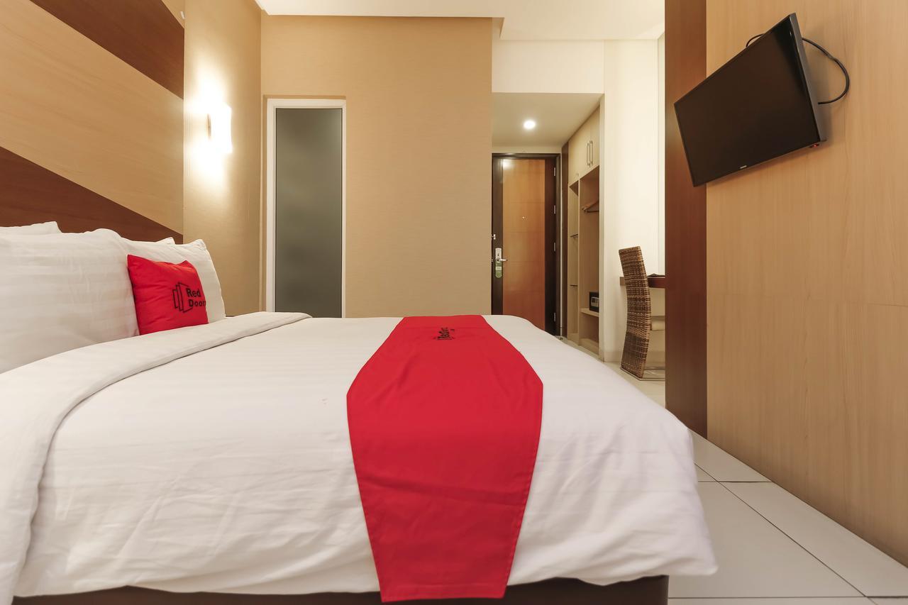 Reddoorz Near Roxy Hotel Jakarta Exterior photo
